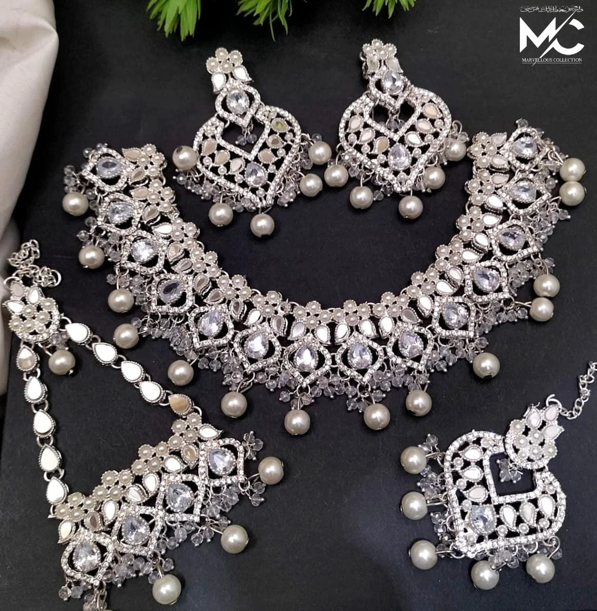 *Azadi offer on bridal set*