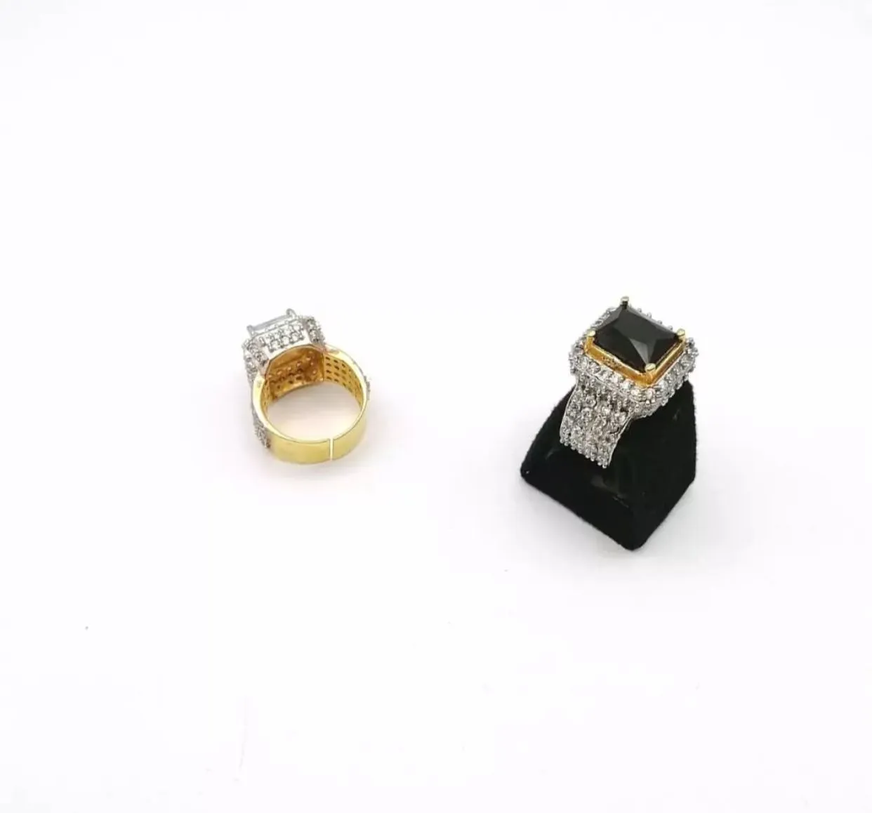 Real stone ring a fine quality replica