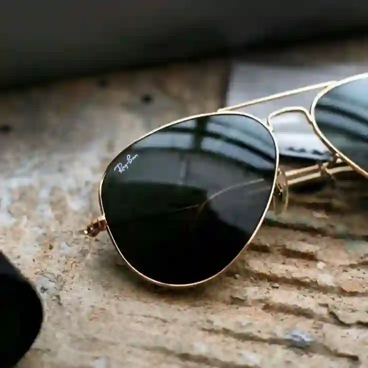 RAY-BAN SUNGLASSES FOR y