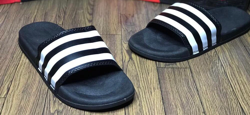 1 Peice Men Syrnthetic Sliders Eith Lughtwait Meterisl