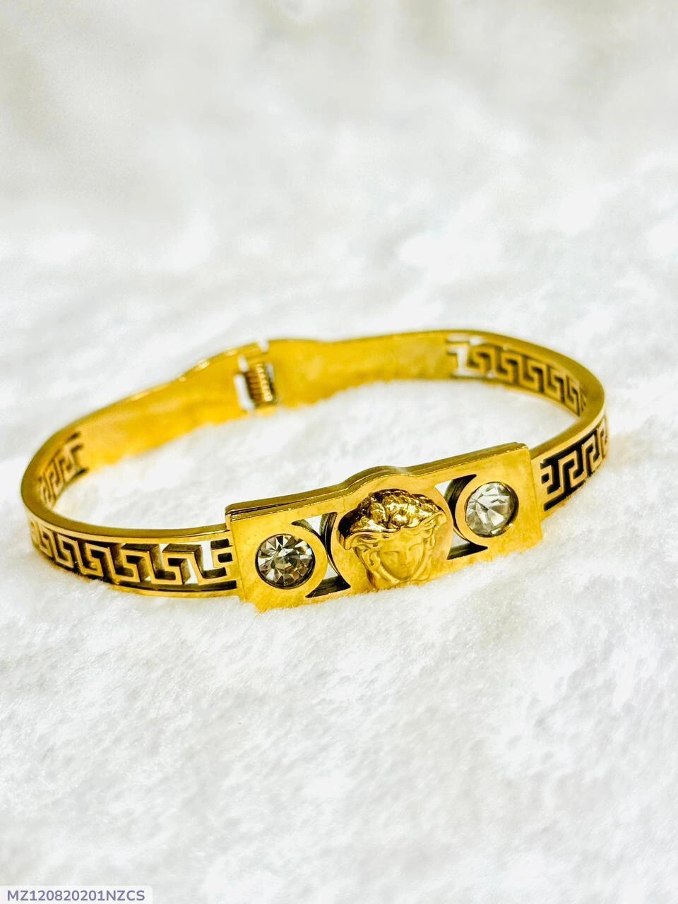 1 Peice Golt Plated Artificial Stones Kara,Bracelate