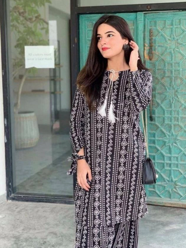2 pcs woman's stitched lawn chunri printed suit
