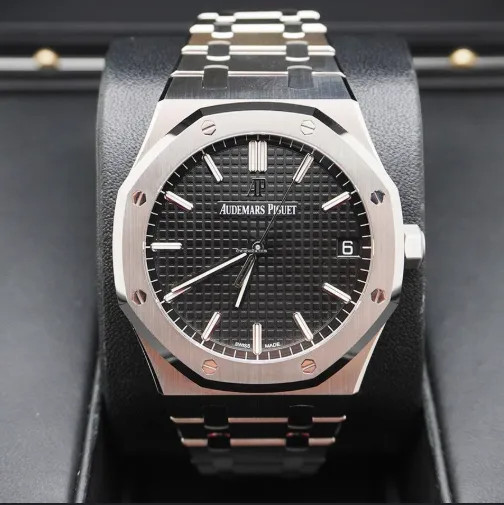 Luxury Audemars Piguet Royal Oak Watch (black)