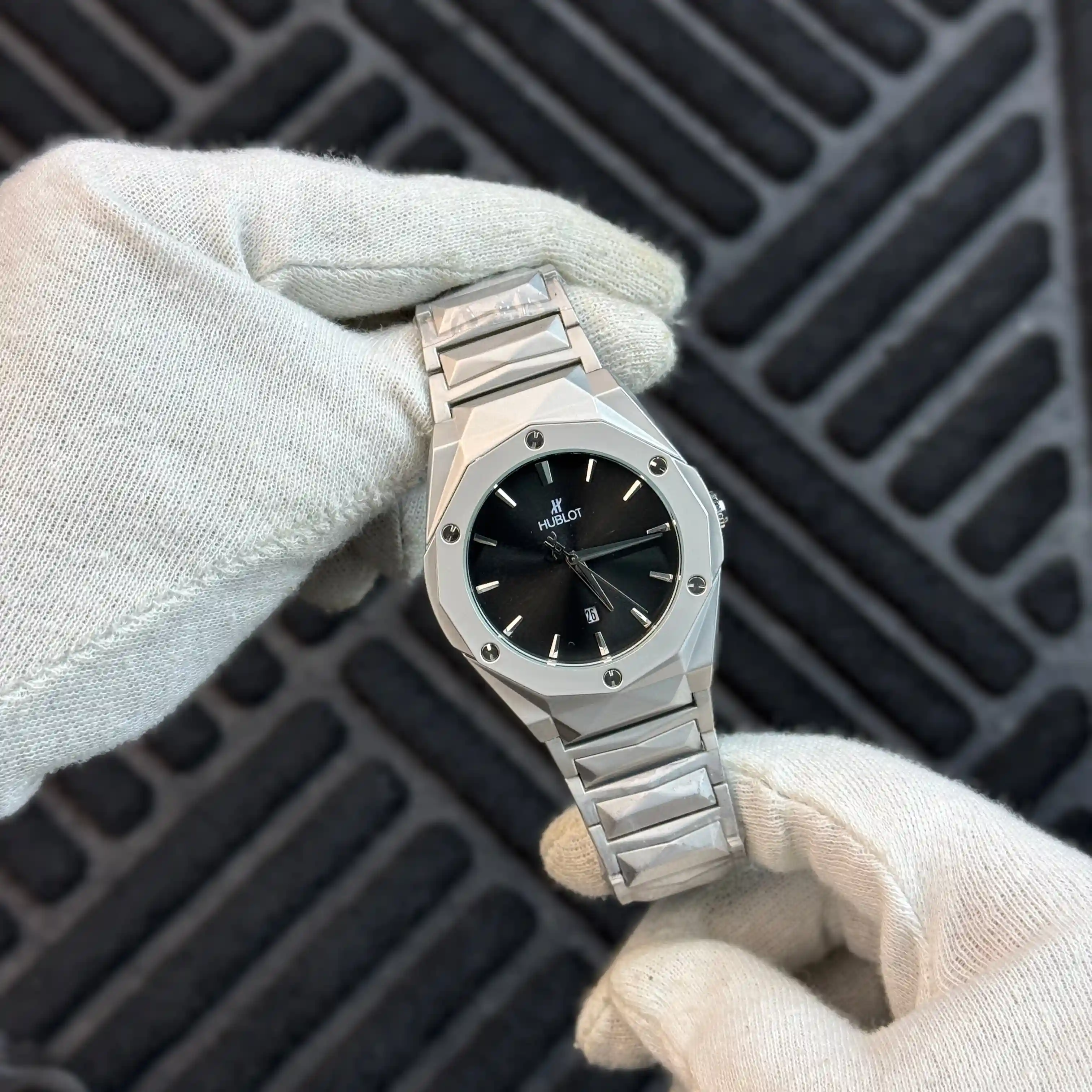 HUBLOT DIAMOMD CUT WATCH