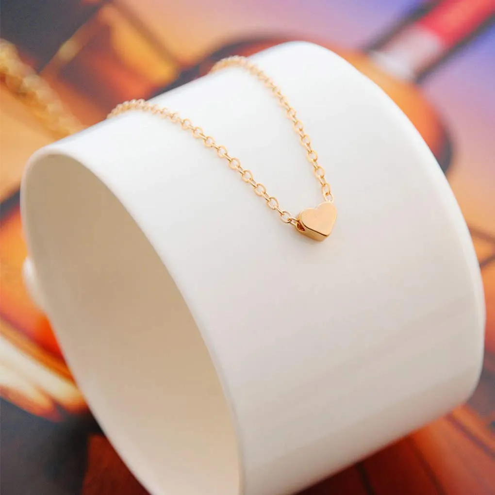 Dainty Golden Heart Necklace – Timeless Minimalist Elegance