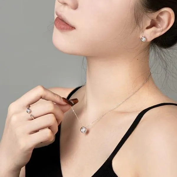 Minimalist "Pearl-Like" Brilliance: Korean Style Alloy Neckl