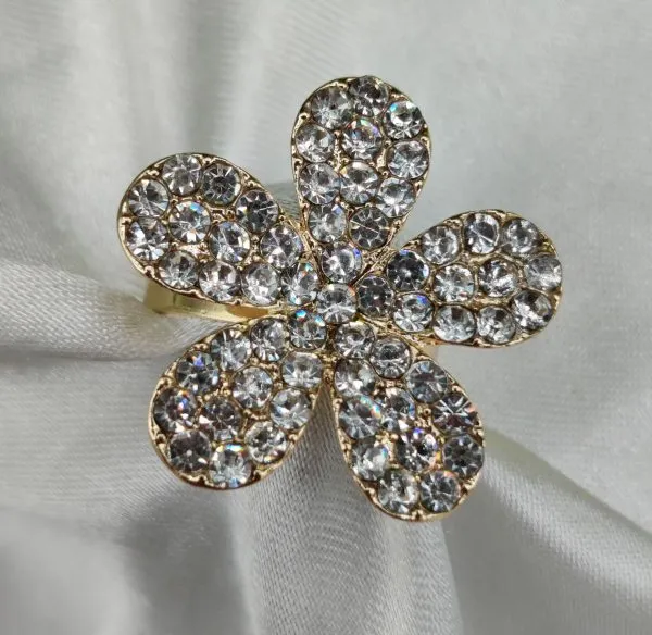 1 Piece Imported Sparkling Floral Crystal Ring