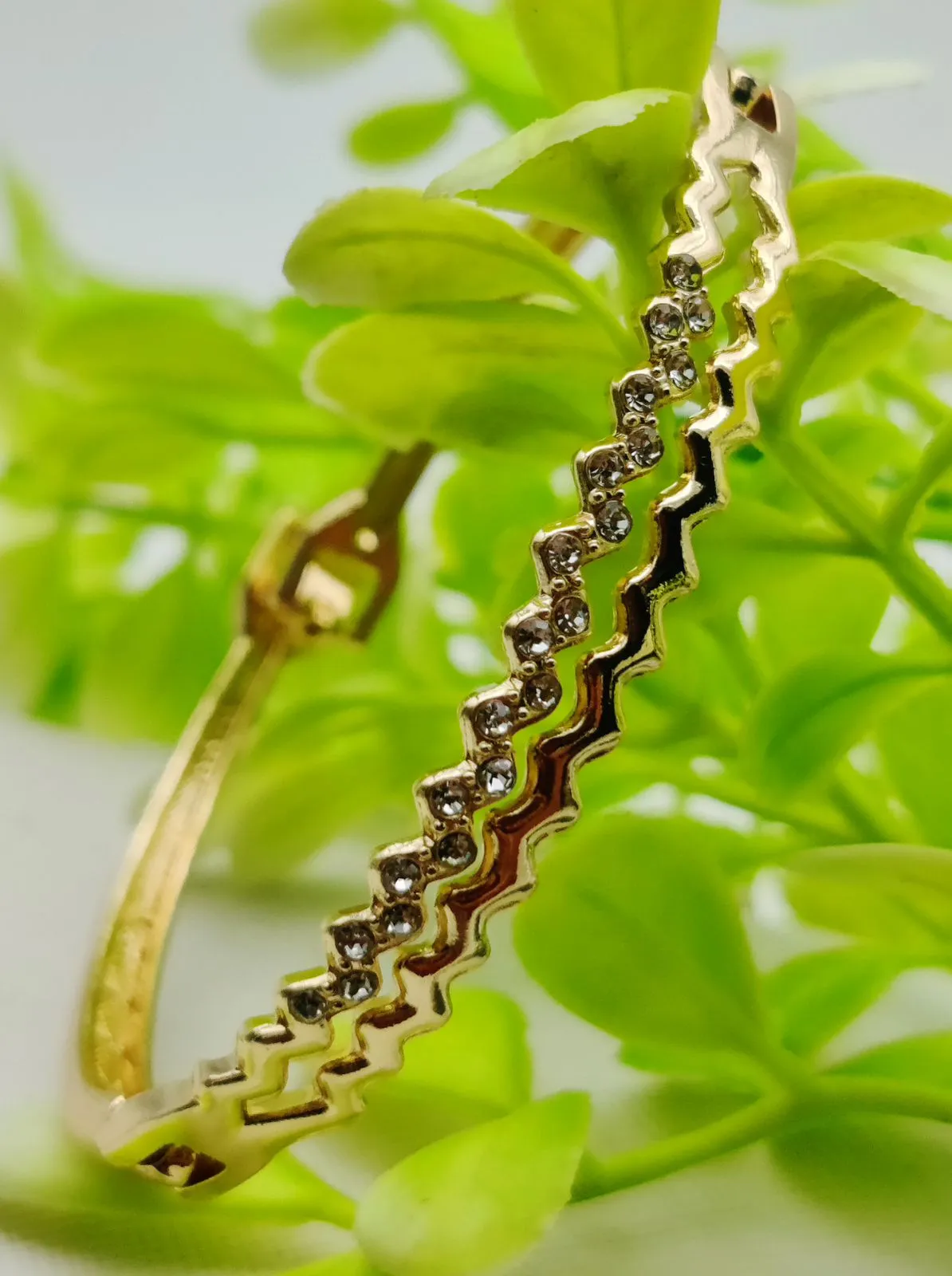 Adjustable Imported Luxury Zig-zag Crystal Bracelet