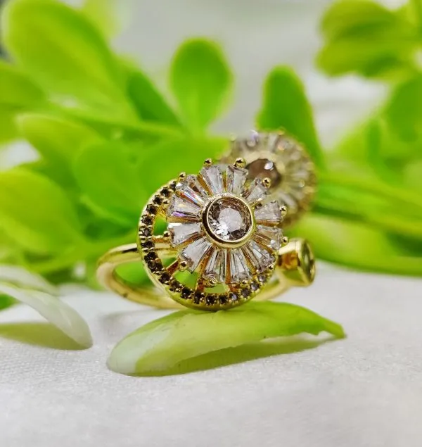 1 Piece Elegant Moveable Radiance Sunflower Ring
