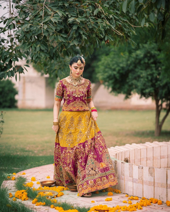 LAHNGA CHOLI