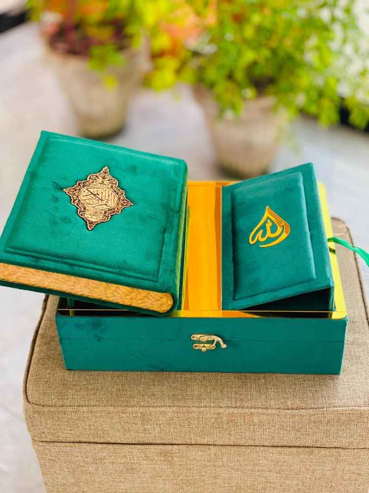 Gift Velvet Quran e Pak