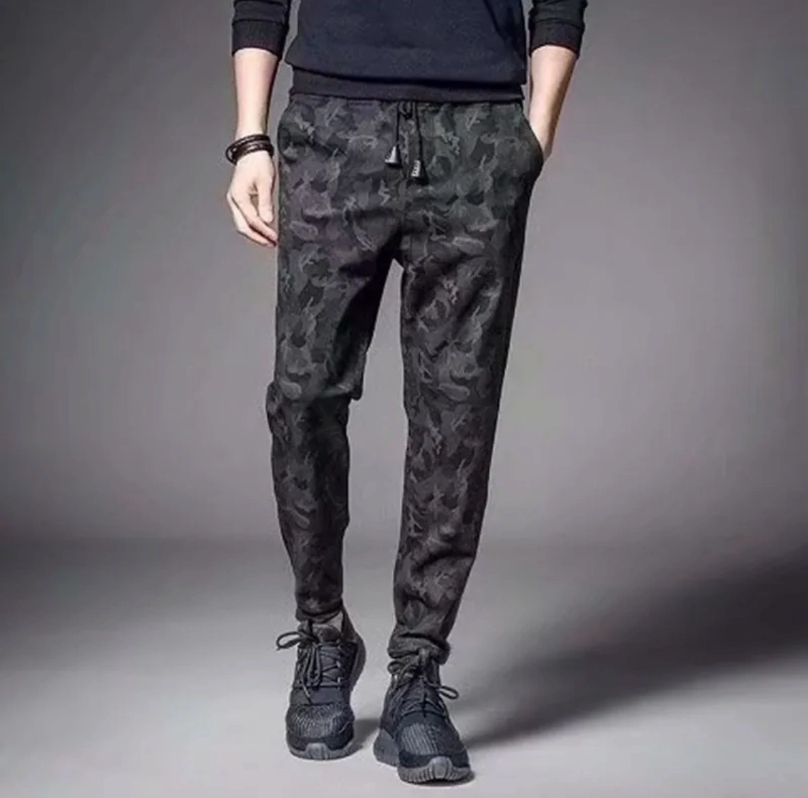 Foot Cropped Pents