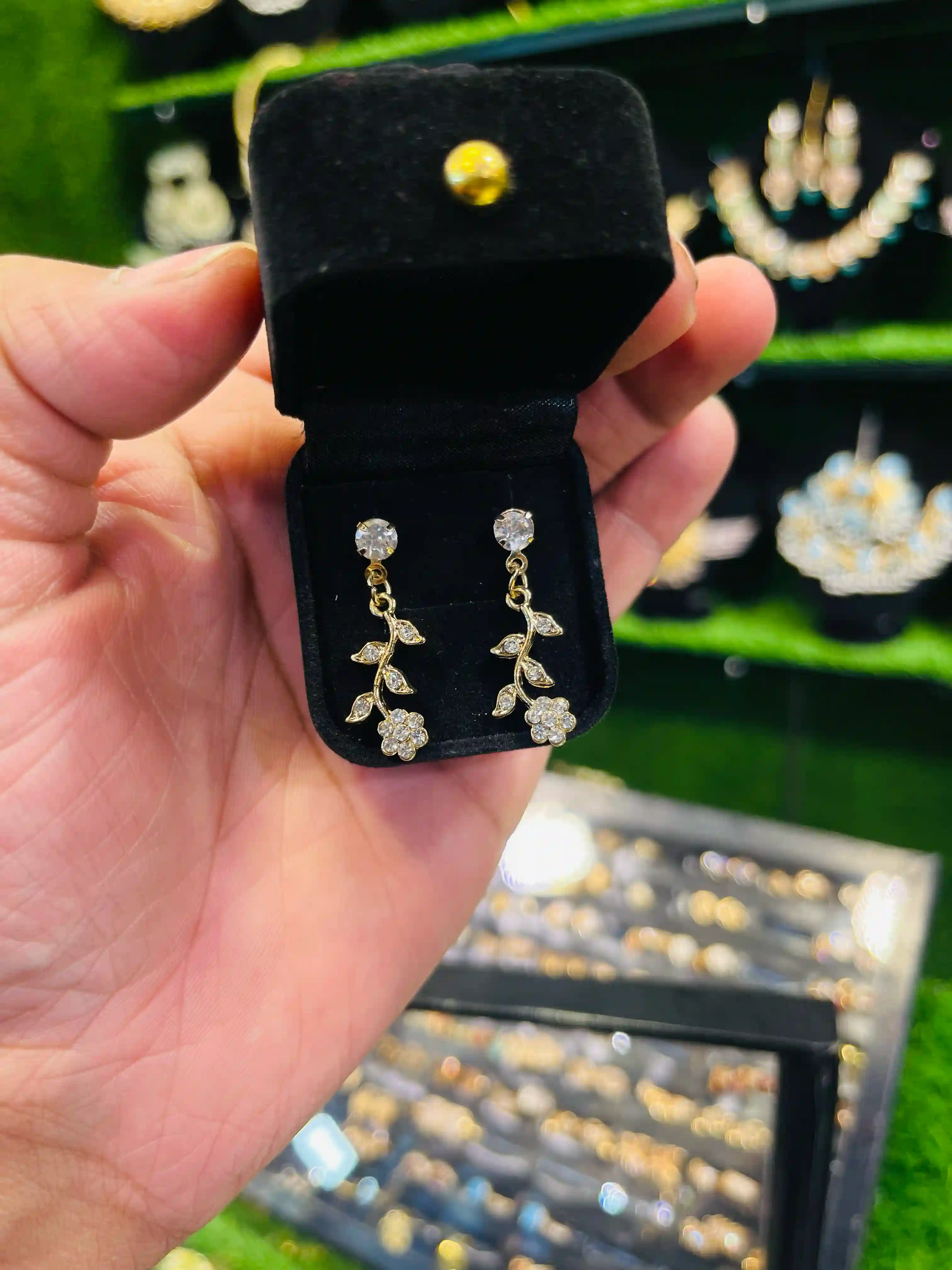 LiL BEAUTIFUL EARINGS