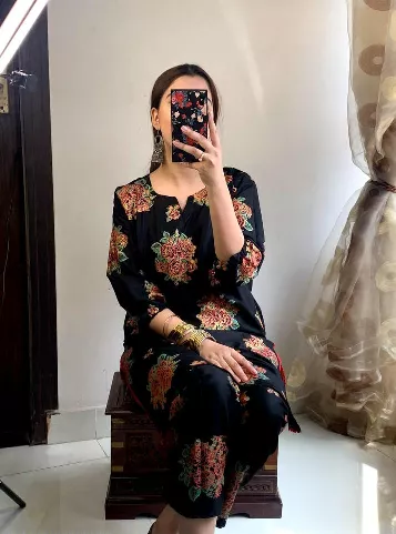 : Women's

• Fabric: Linen

• Pattern: Printed

• Shirt - Pattern: Printed

• Trouser - Pattern: Printed